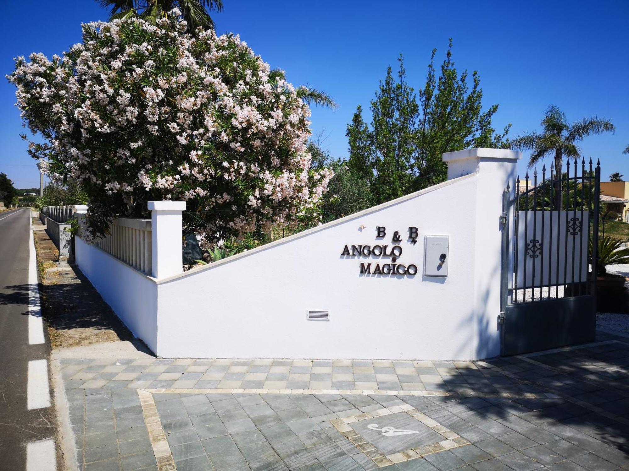 B&B Angolo Magico Parabita Exterior foto